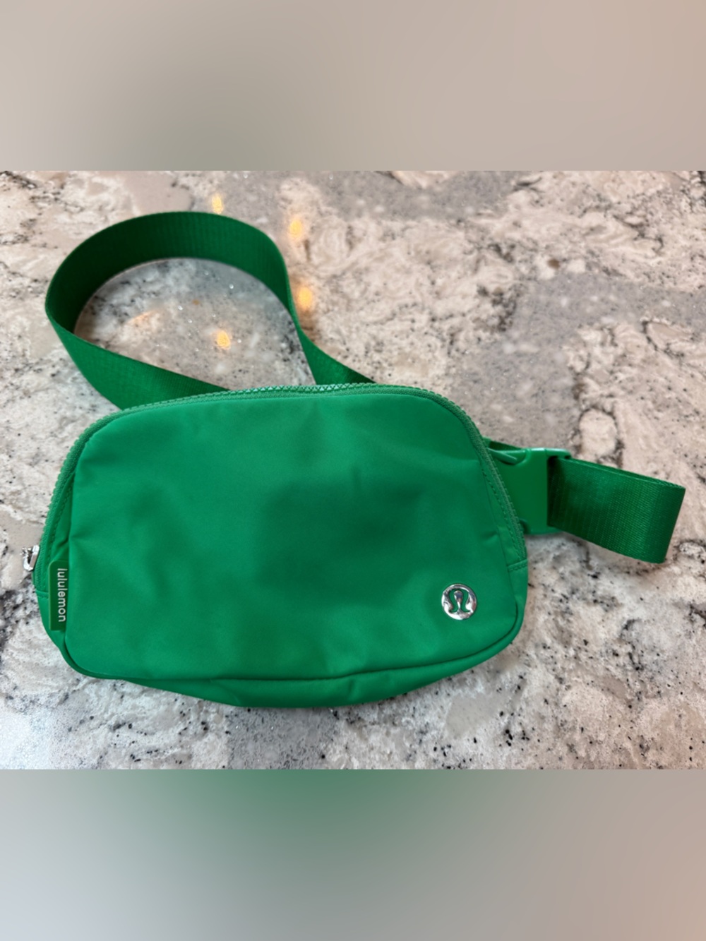 lululemon vibrant green everywhere belt bag